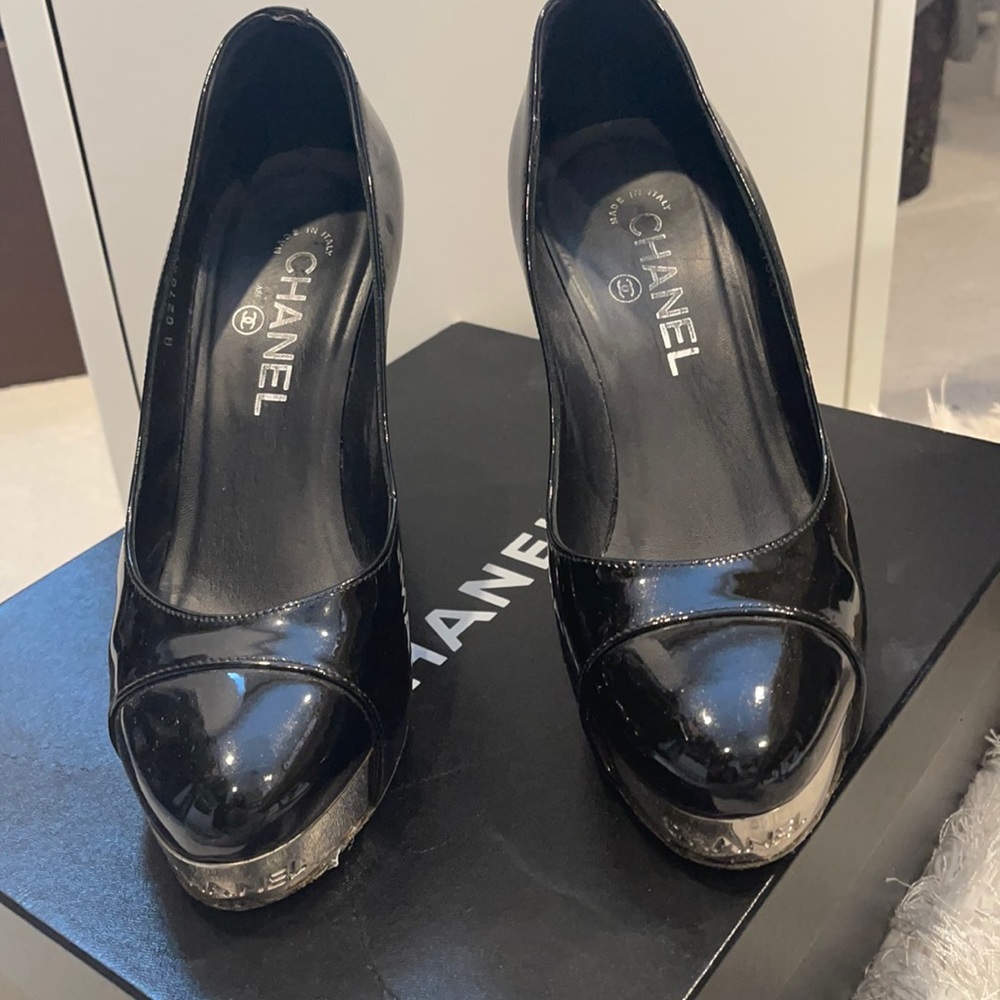 Chanel pumps